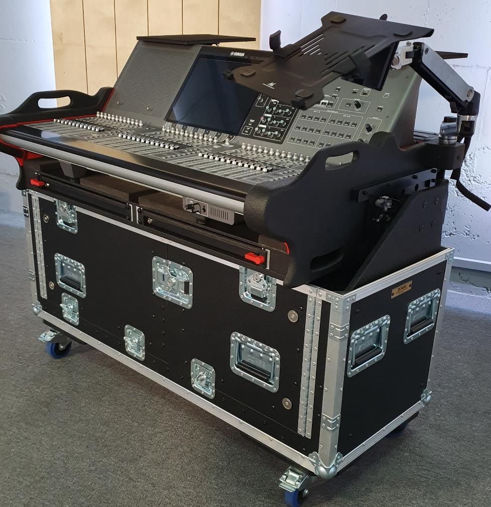 Flip-Ready Easy Detachable Retracting Hydraulic Lift Case for Yamaha PM3 Rivage Console by ZCase®